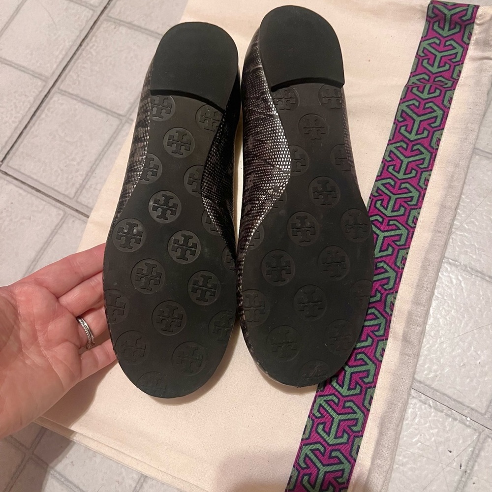 Tory Burch Metallic Silver Python Flat Shoes, 5.5 - image 7
